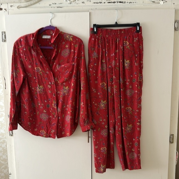 Liz Claiborne - Picture 5 of 6